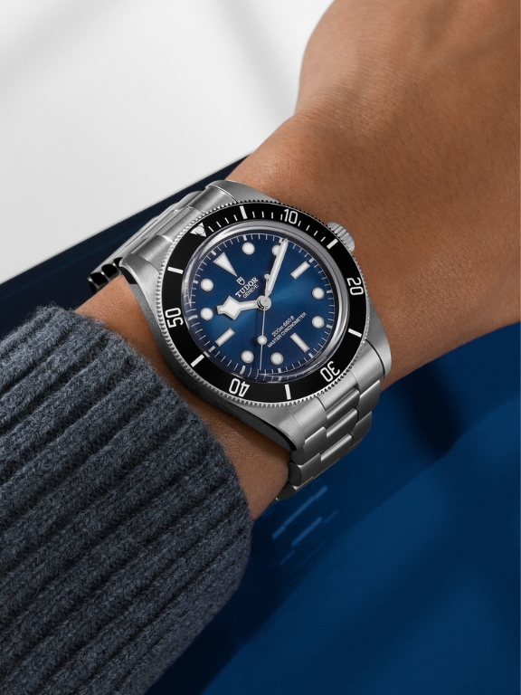 BLACK BAY 68