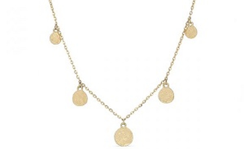 Naszyjnik choker. Co oznacza i jak go nosić?