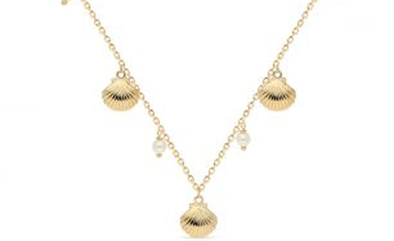 Naszyjniki z muszelkami. Wakacyjna biżuteria do stylizacji na lato