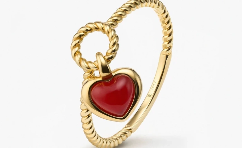 Ciekawe pierścionki wyróżniające z tłumu – inspiracje na każdą okazję