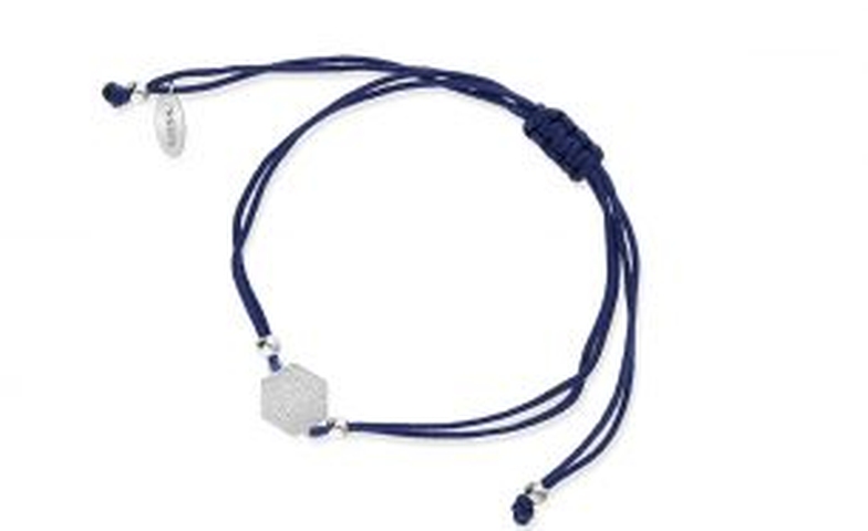 Bransoletki na sznurku