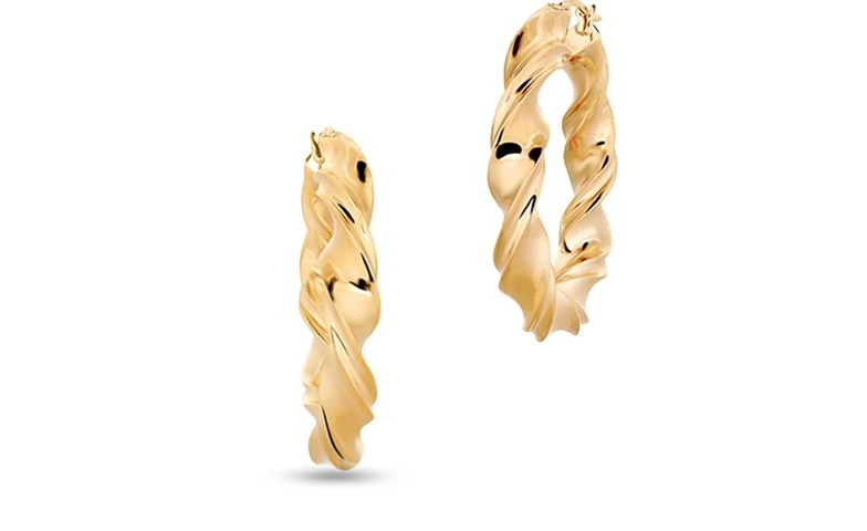 Jakie kolczyki do fuksjowej sukienki?