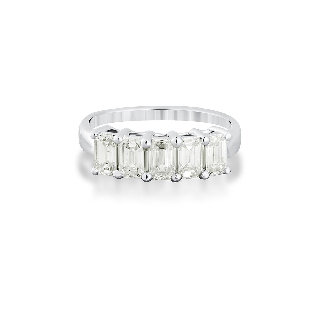 Pierścionek białe złoto z diamentami