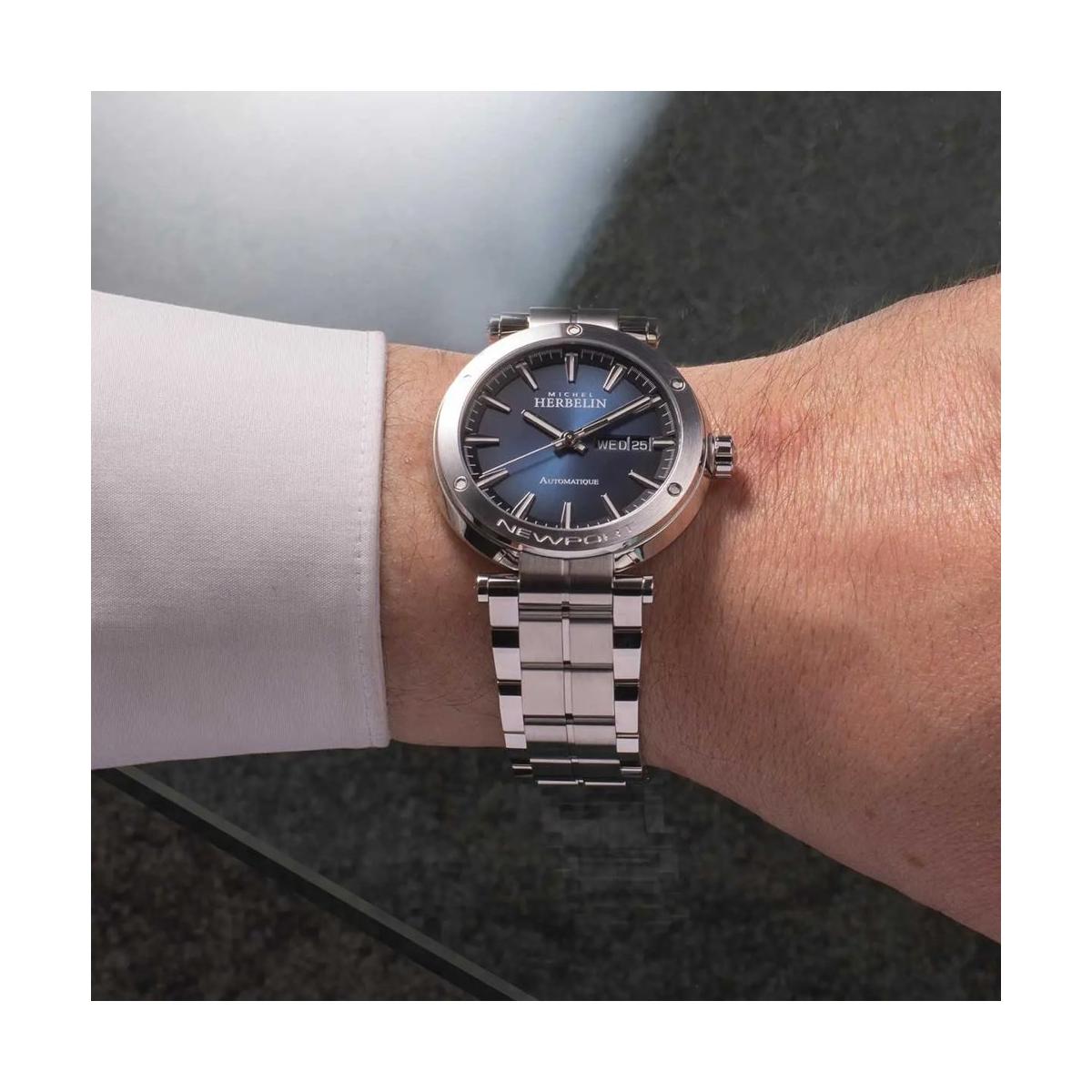 ZEGAREK HERBELIN NEWPORT AUTOMATIC