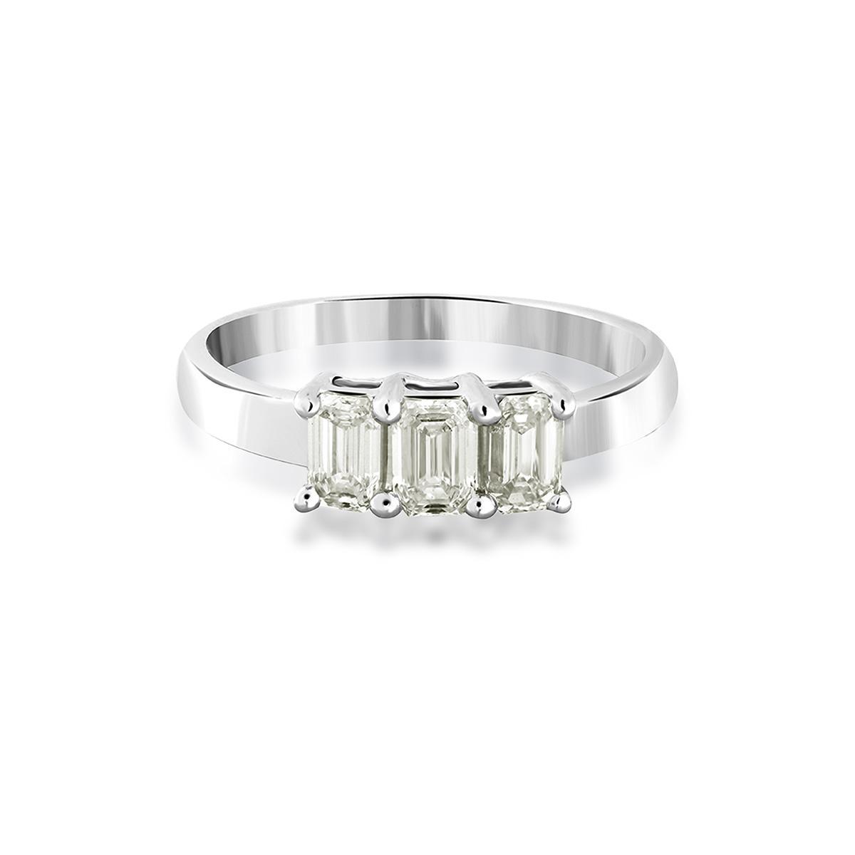 Pierścionek białe złoto z diamentami