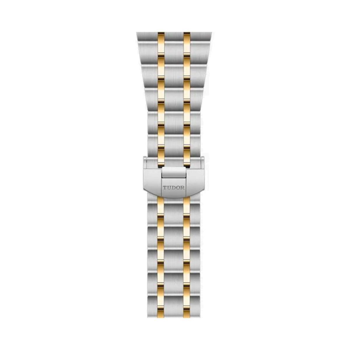 TUDOR ROYAL