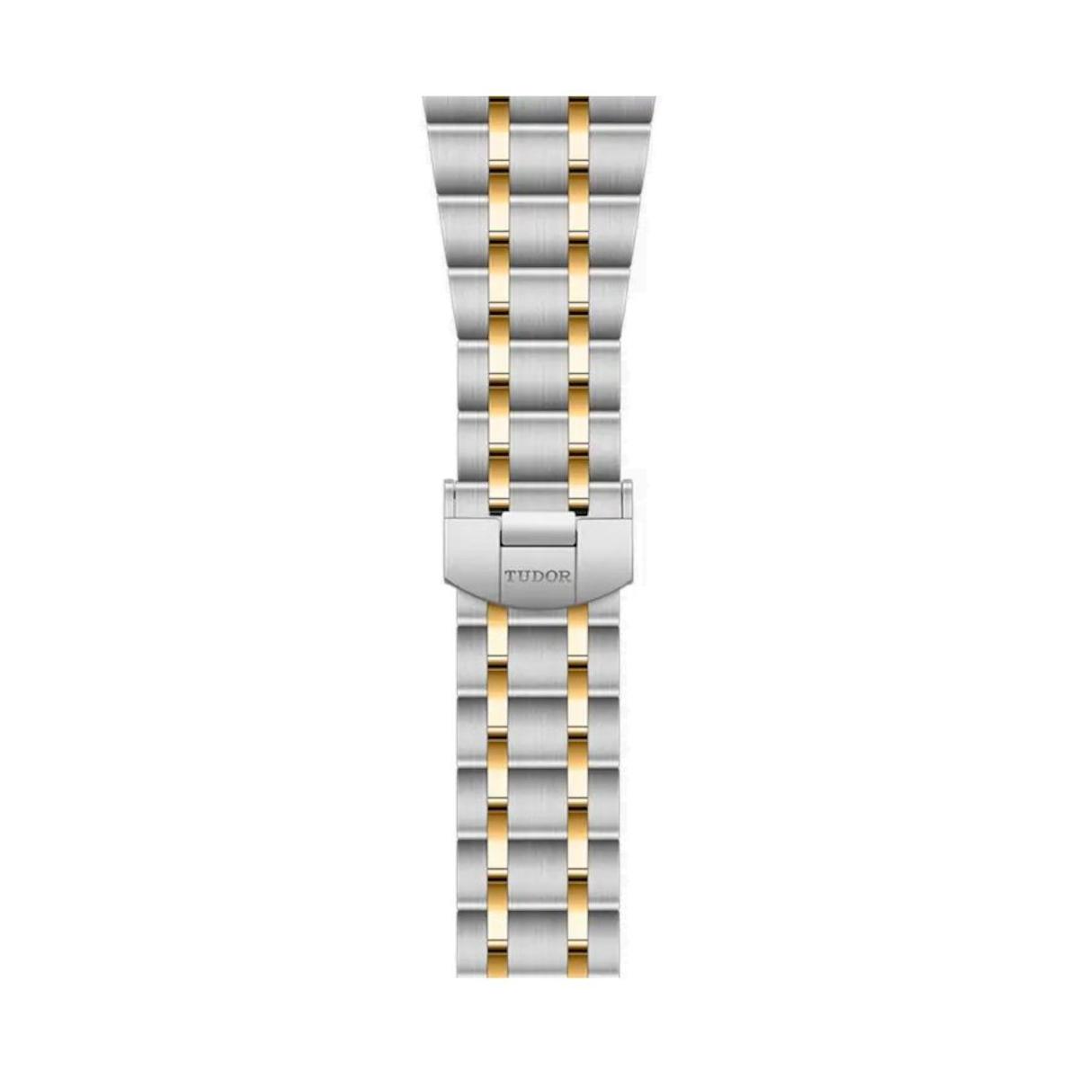 TUDOR ROYAL