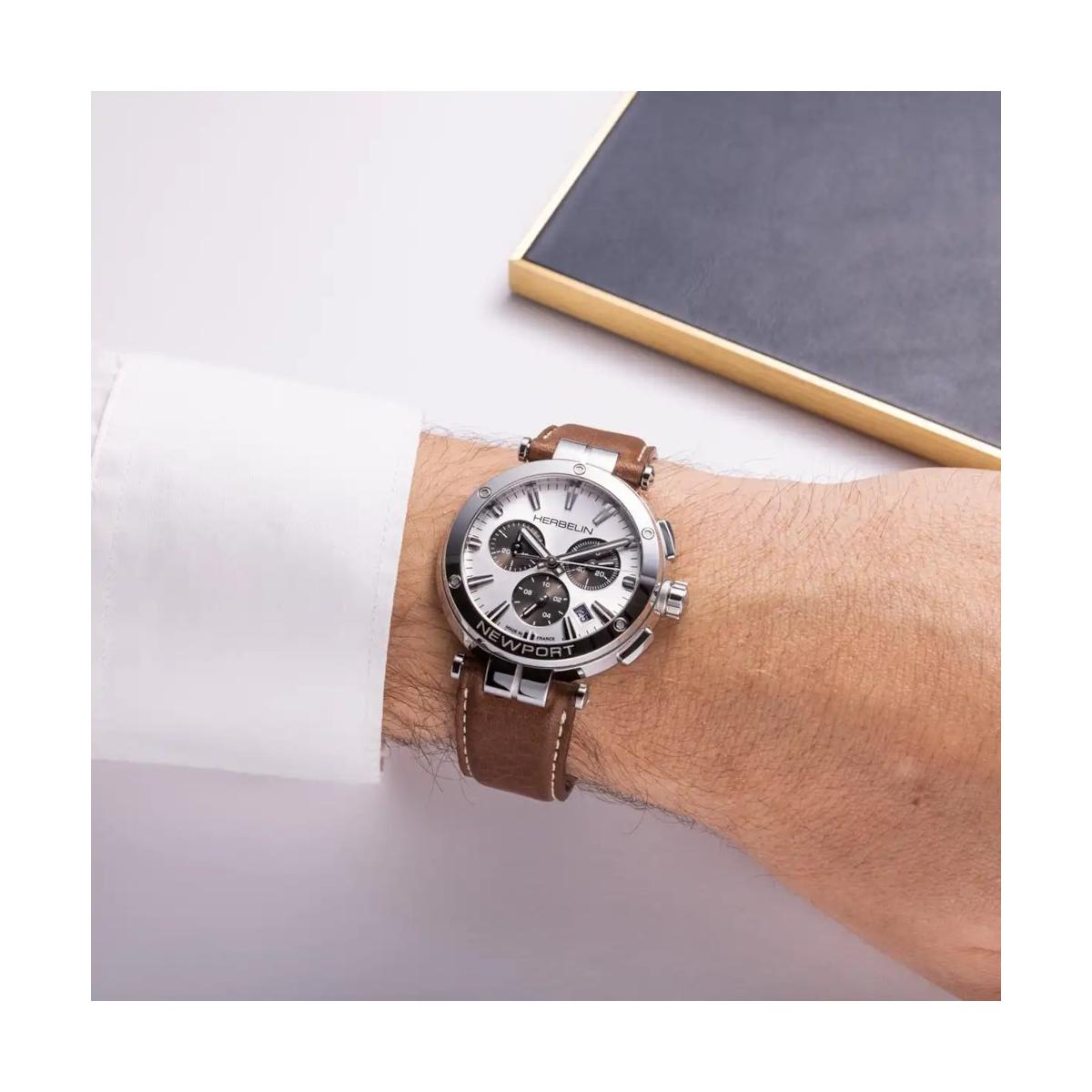 ZEGAREK HERBELIN NEWPORT CHRONOGRAPH