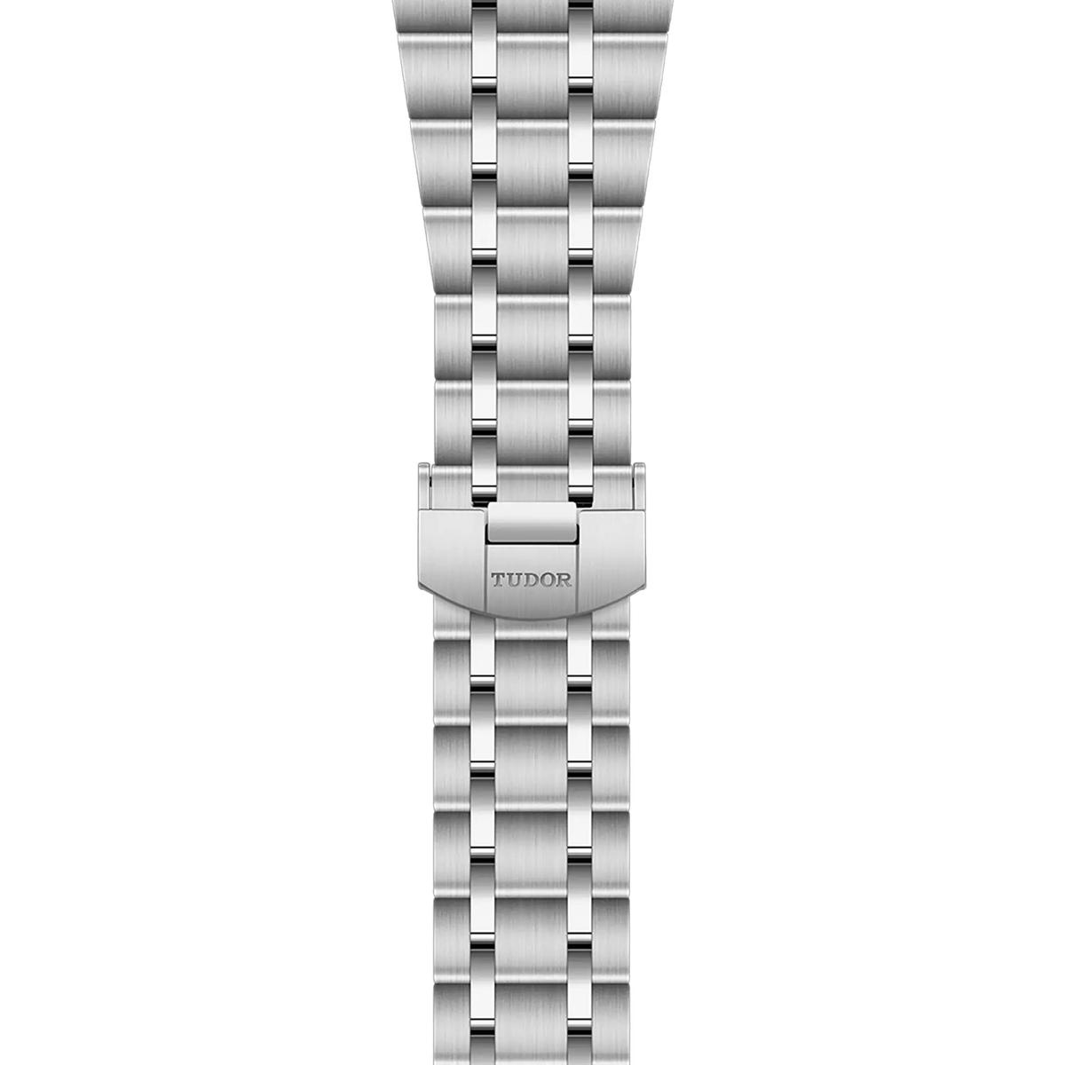 TUDOR ROYAL