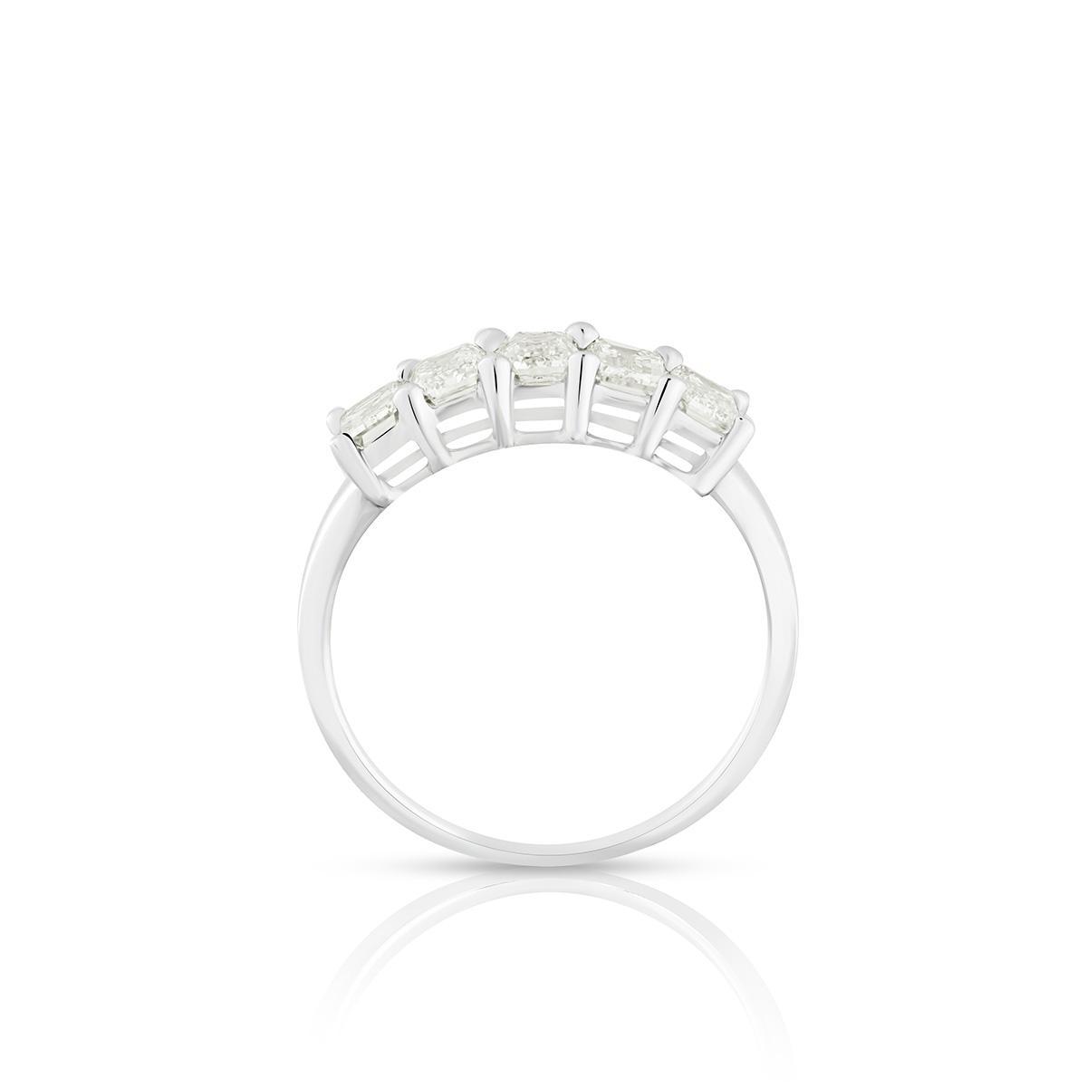 Pierścionek białe złoto z diamentami