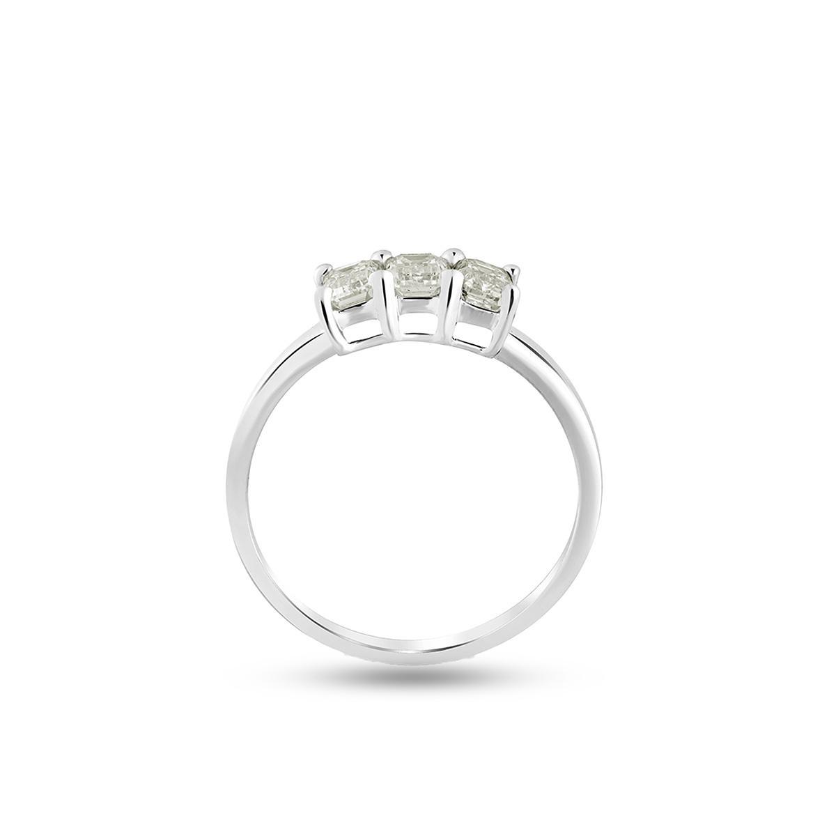 Pierścionek białe złoto z diamentami