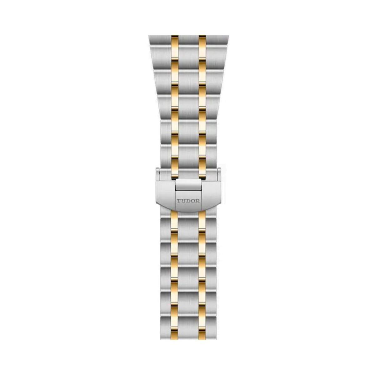 TUDOR ROYAL