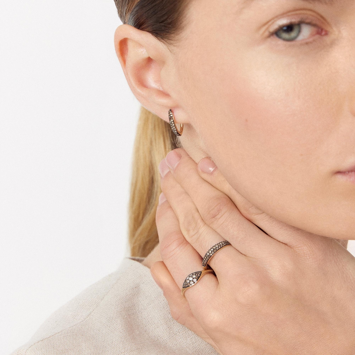 Pierścionek złoty z brązowymi diamentami Karmelowa