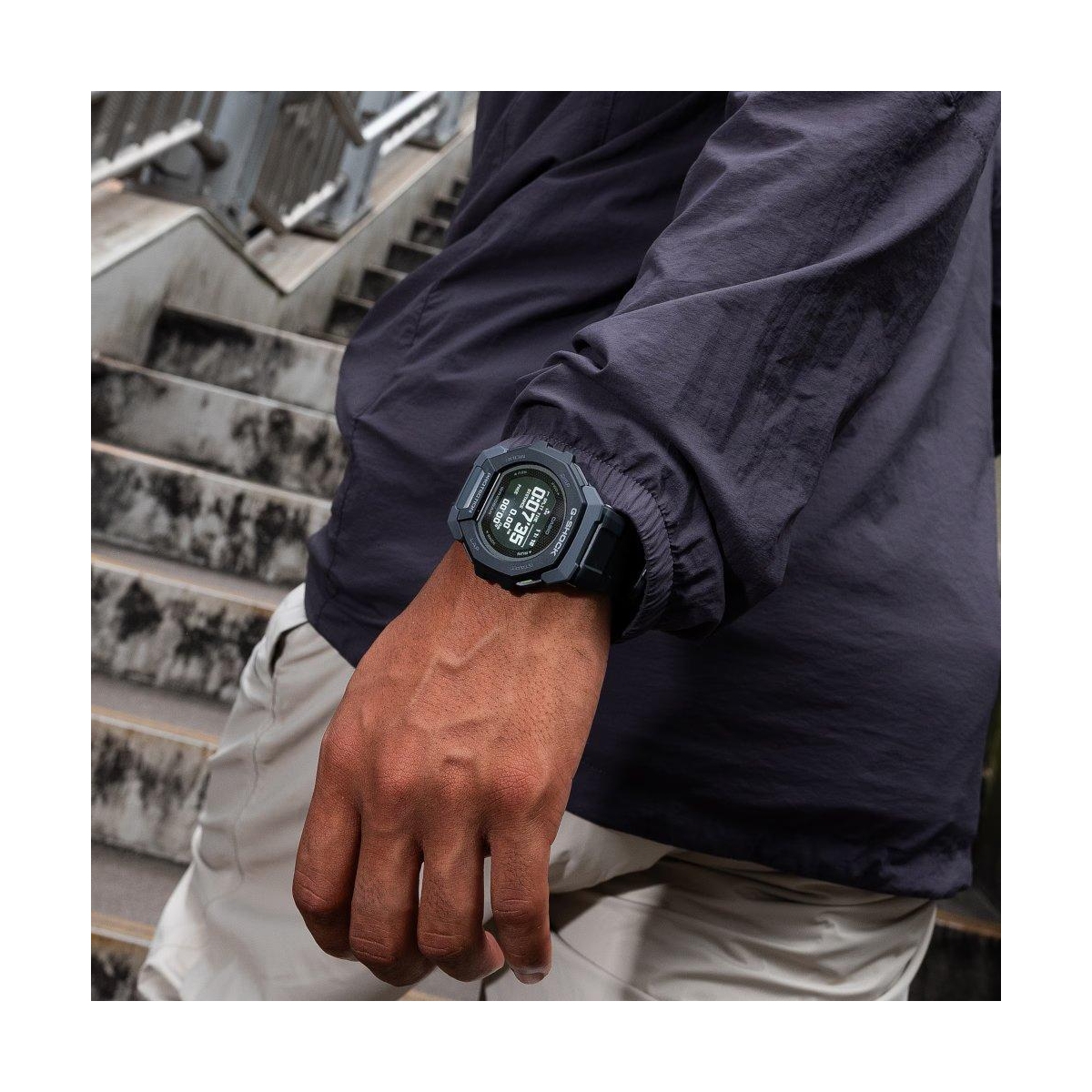 ZEGAREK G-SHOCK G-SQUAD GBD-300 SERIES