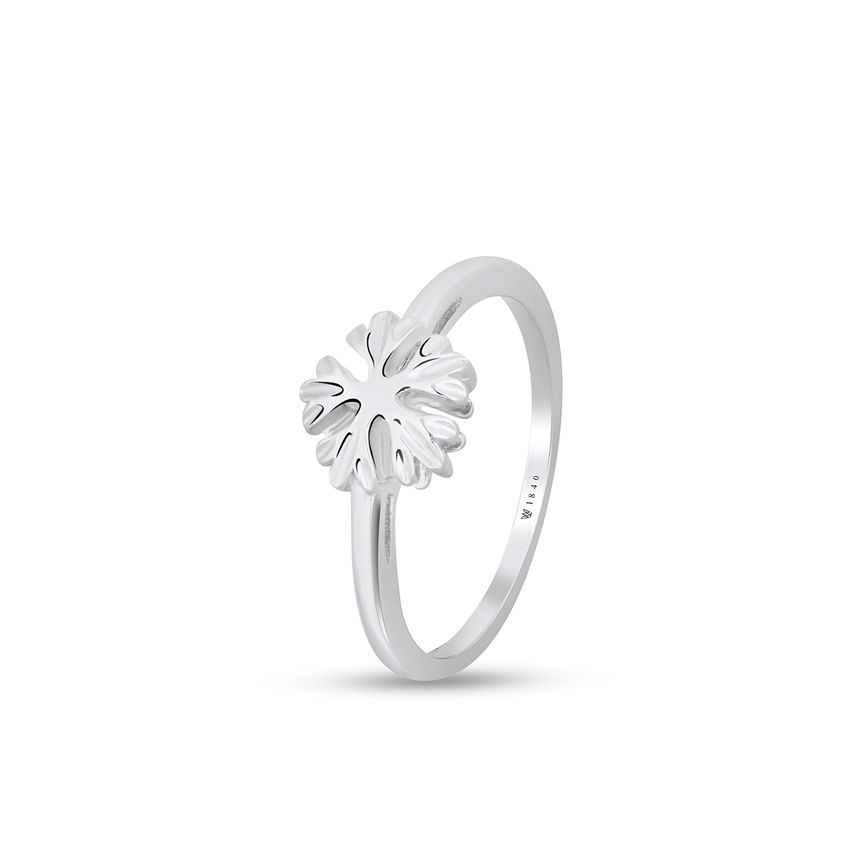 Pierścionek srebrny z motywem śnieżynki