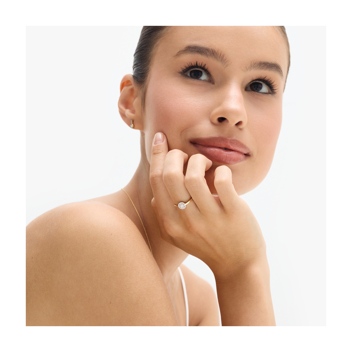 Pierścionek złoty z diamentami