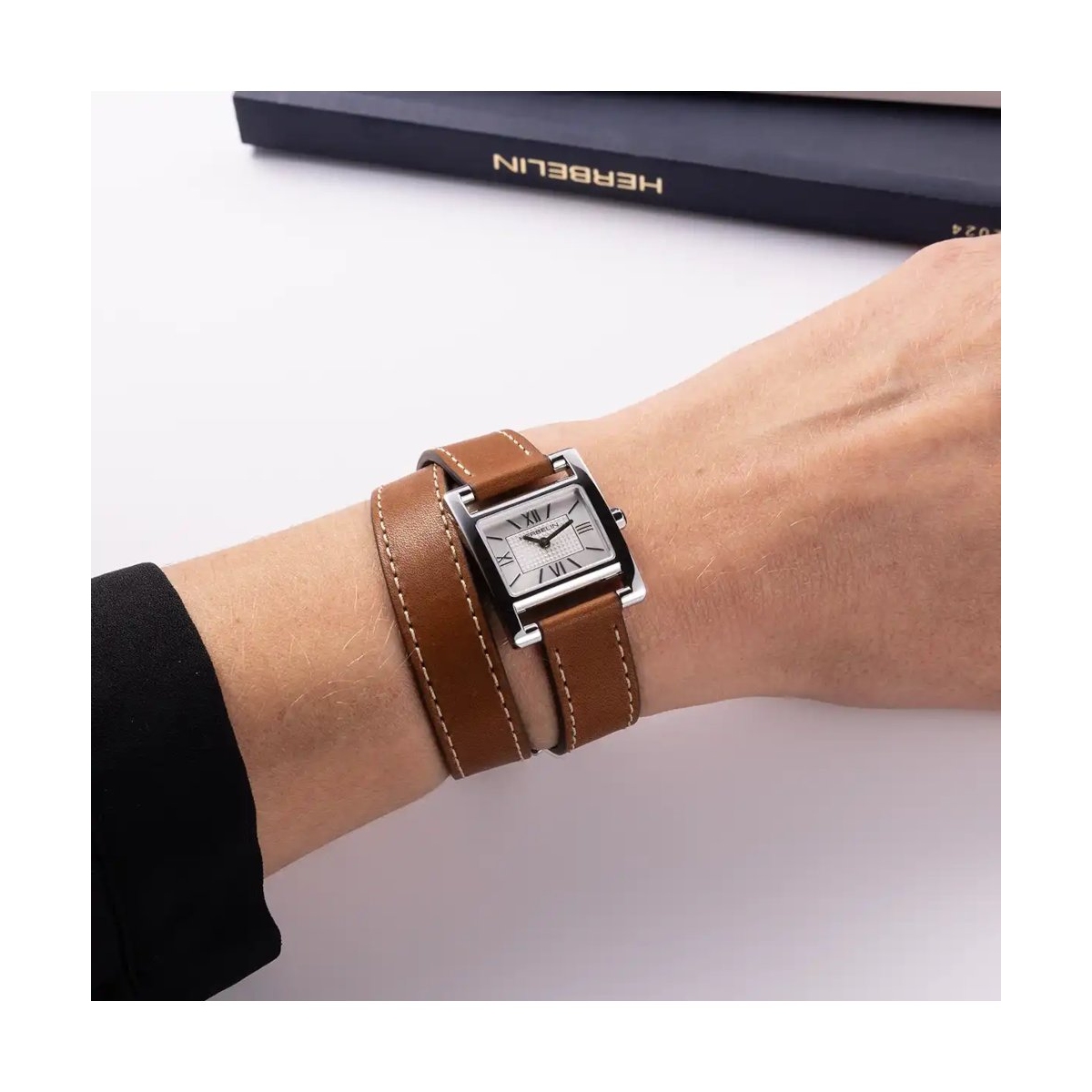 ZEGAREK HERBELIN VE AVENUE