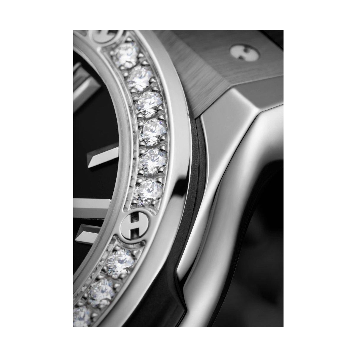 ZEGAREK HUBLOT CLASSIC FUSION TITANIUM DIAMONDS