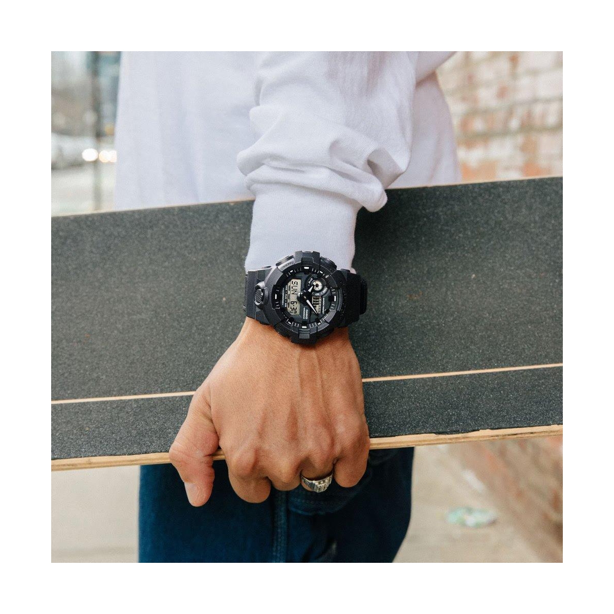 ZEGAREK G-SHOCK ANALOG-DIGITAL GA-700 SERIES