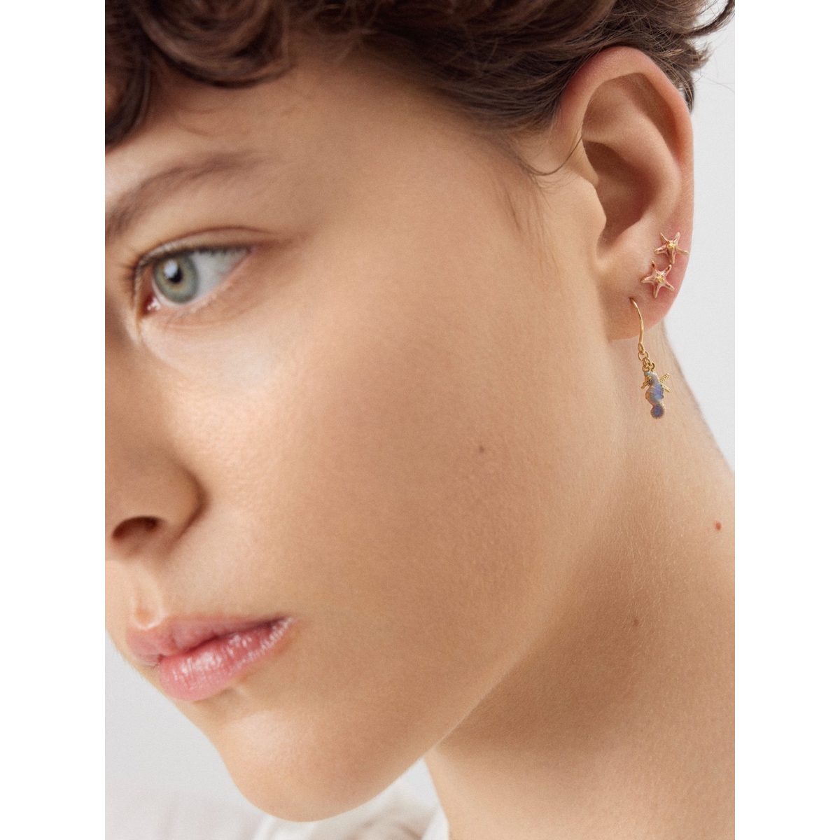 Naszyjnik złoty z konikiem morskim i rozgwiazdą Santorini