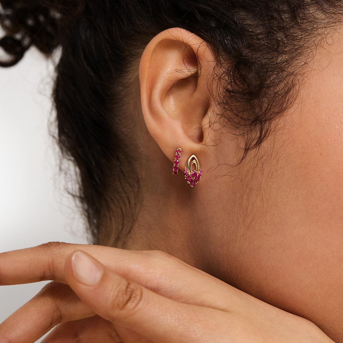 Kolczyki złote z rubinami TRIO