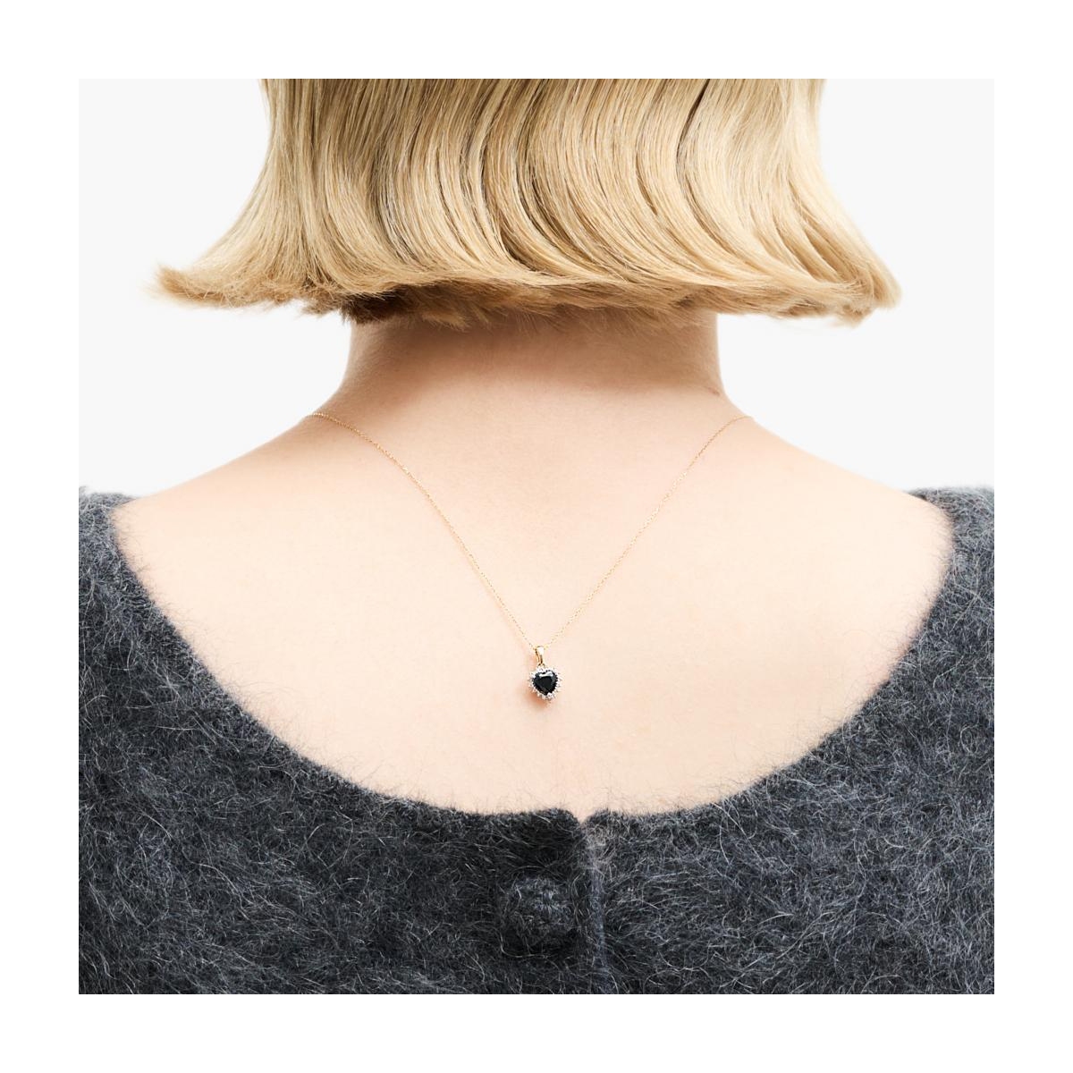 Wisiorek złoty z czarnymi szafirami