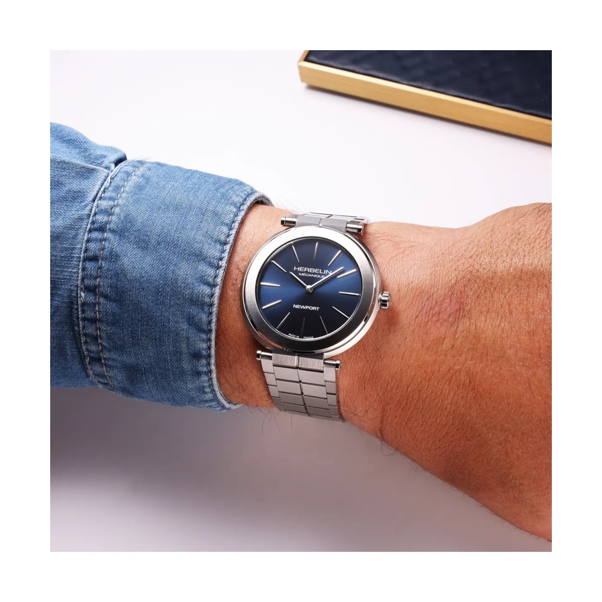 ZEGAREK HERBELIN NEWPORT SLIM MECHANICAL