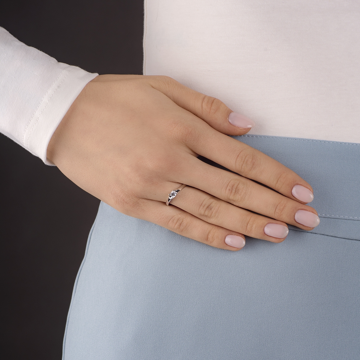 Pierścionek białe złoto z cyrkonią