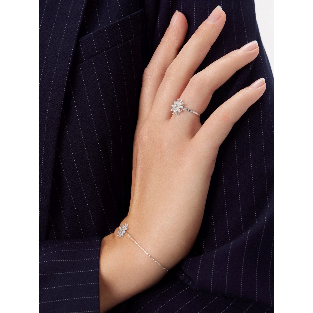 Pierścionek srebrny z cyrkoniami