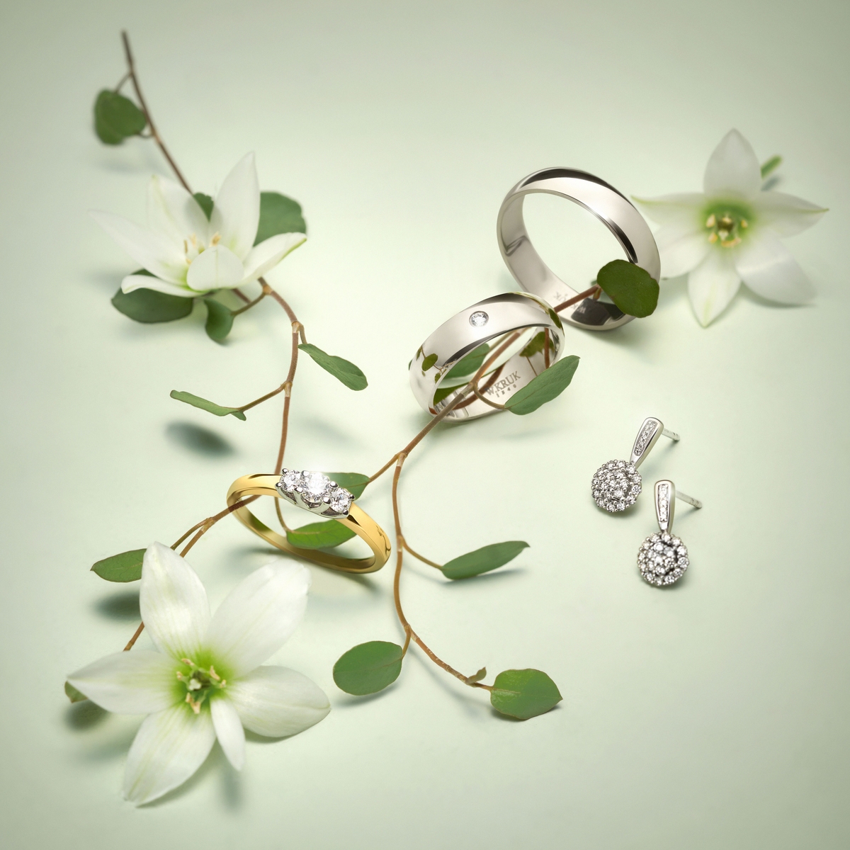 Pierścionek zaręczynowy złoty Wieczny