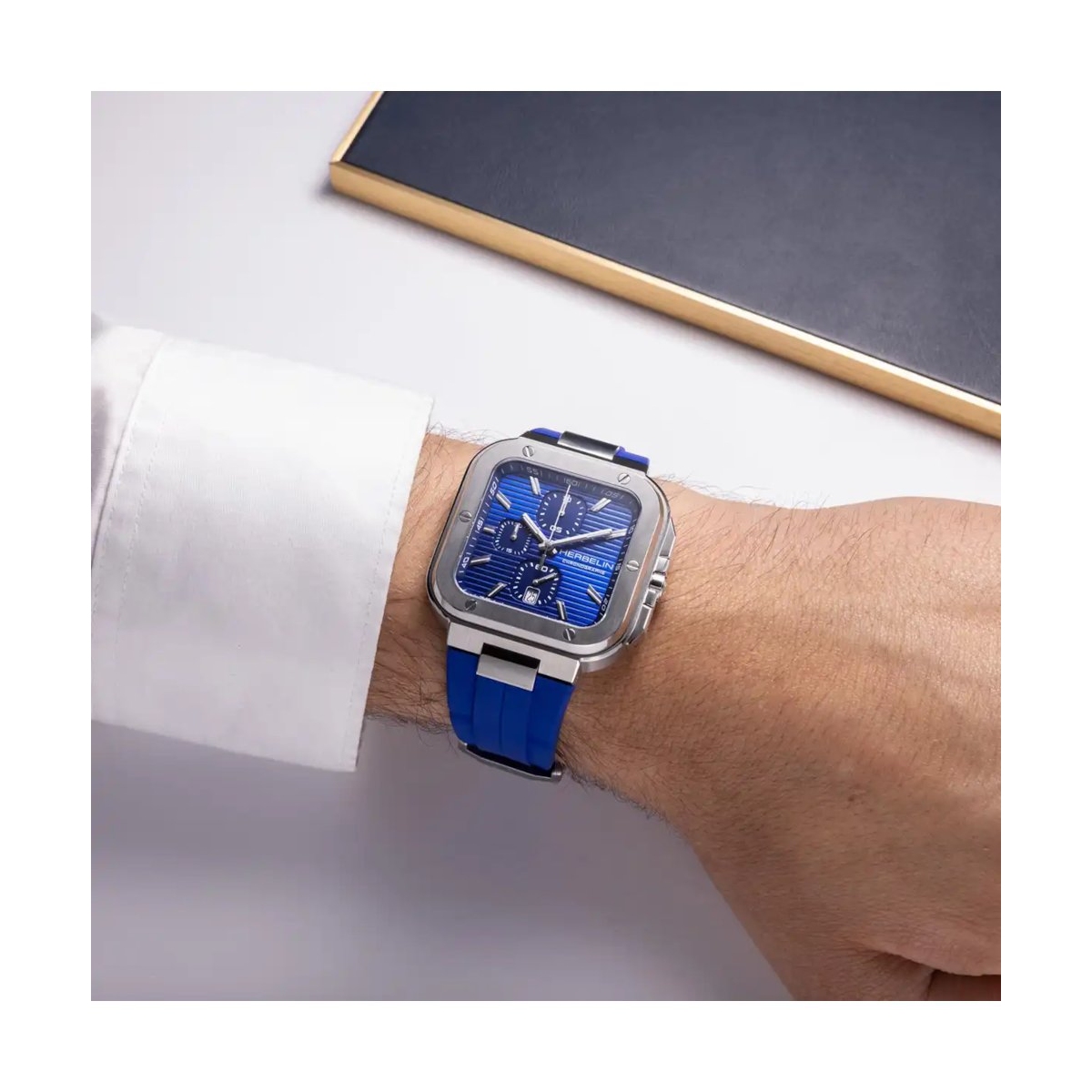 ZEGAREK HERBELIN CAP CAMARAT SQUARE CHRONOGRAPH