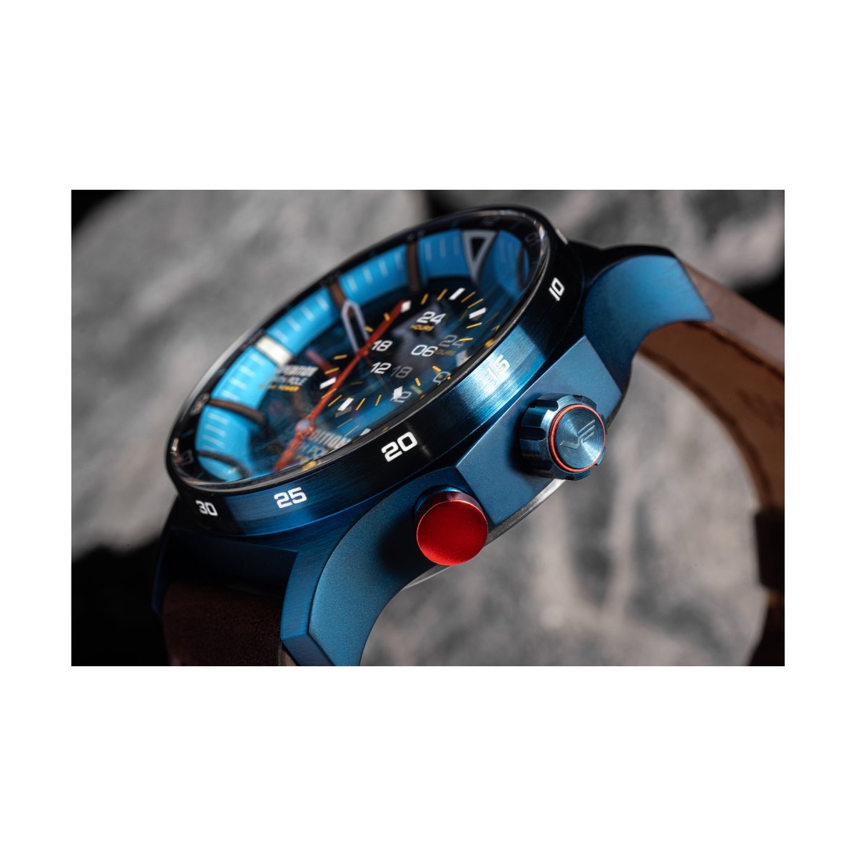 ZEGAREK VOSTOK EUROPE EXPEDITION NORTH POLE 1 POLAR ICE SOLAR