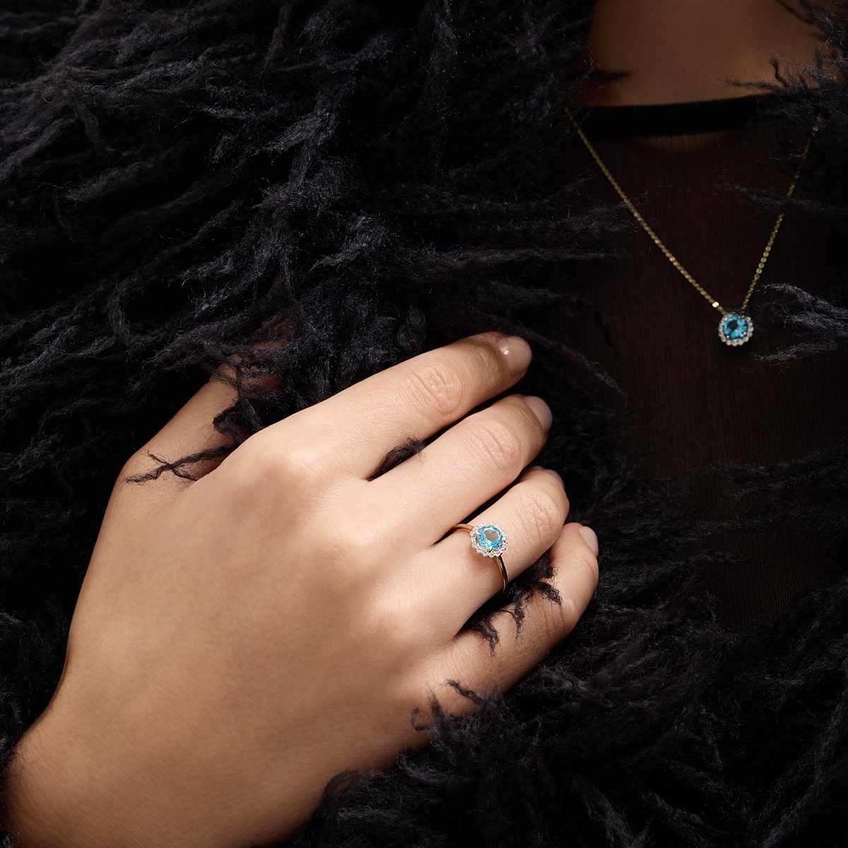 Wisiorek złoty Maria Antonina