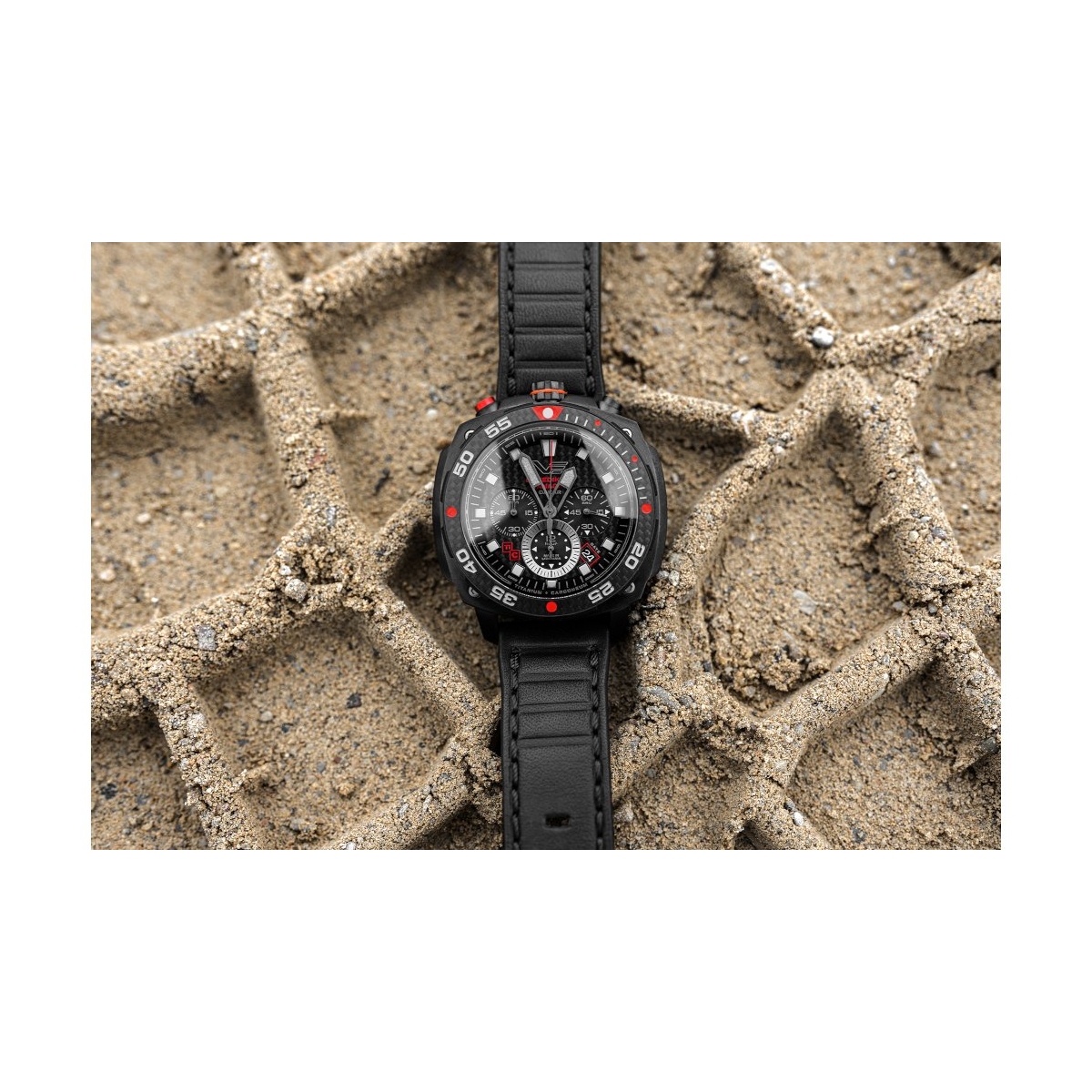 ZEGAREK VOSTOK EUROPE SYSTEMA PERIODICUM BENEDIKTAS VANAGAS DAKAR EDITION