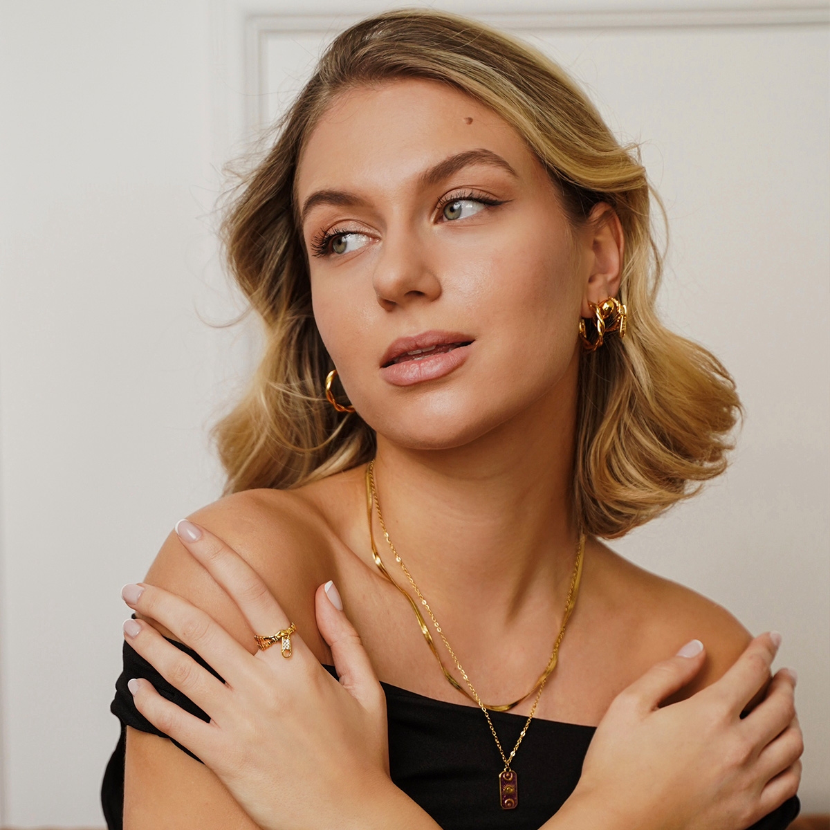 Naszyjnik z fioletową emalią Basics