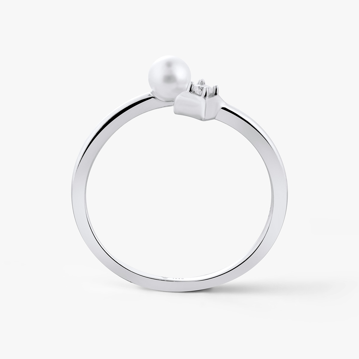 Pierścionek srebrny z perłą