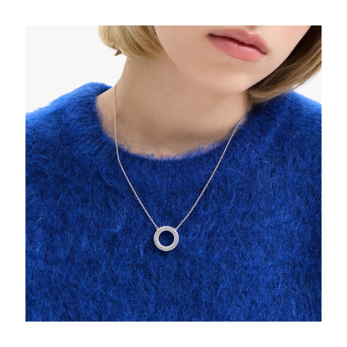 Naszyjnik srebrny z ażurowym elementem