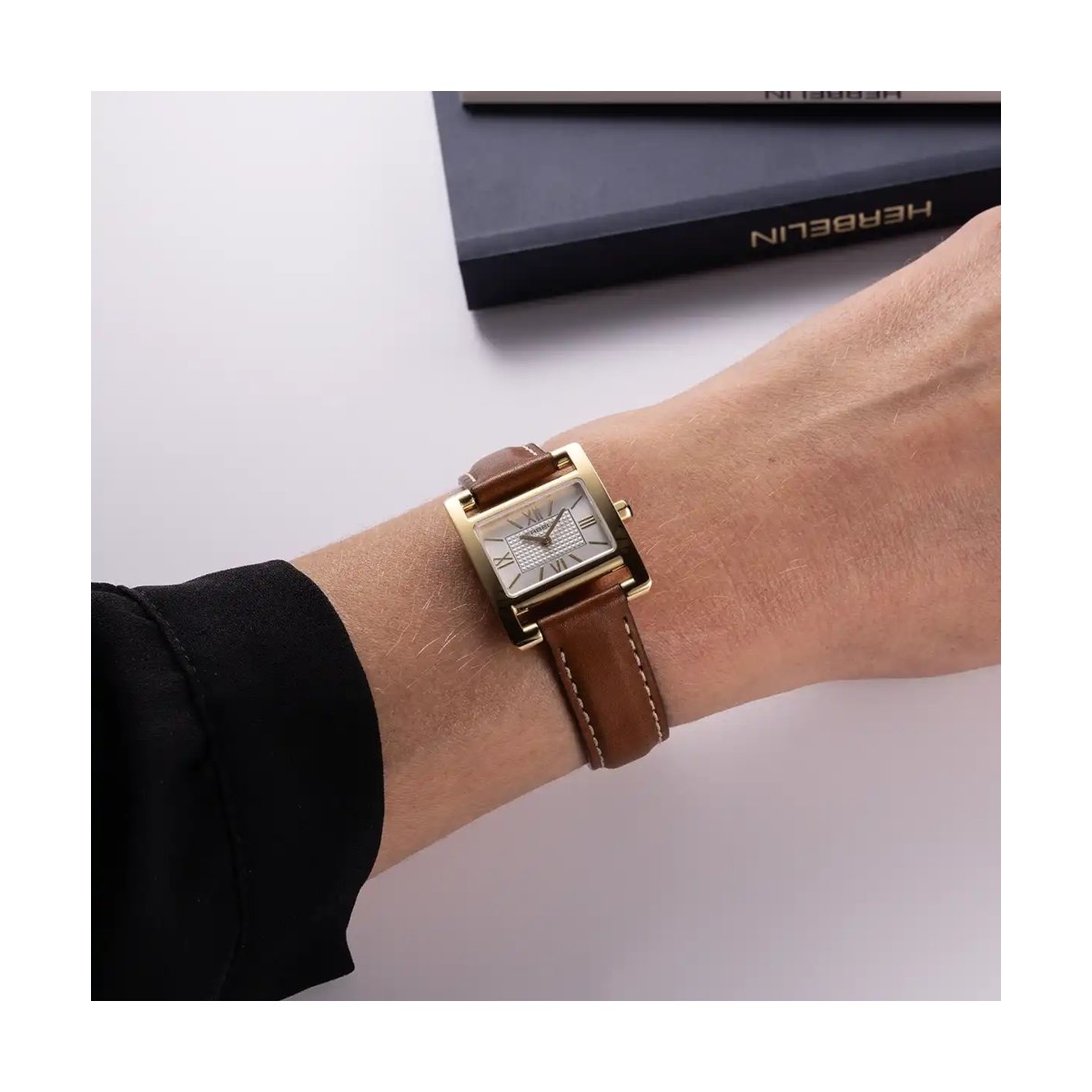 ZEGAREK HERBELIN VE AVENUE