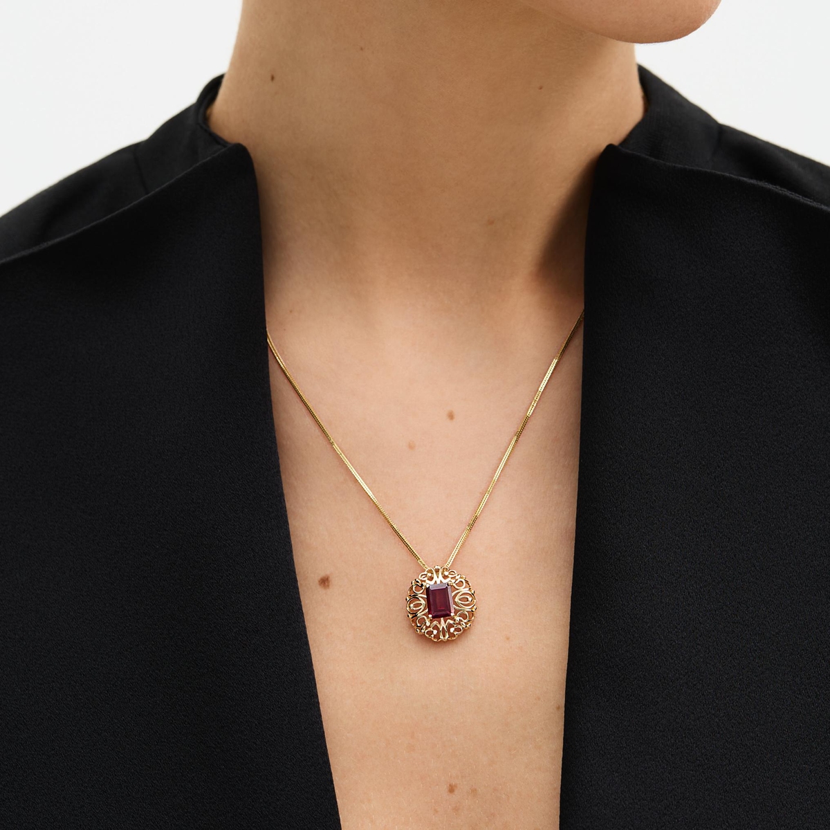 Wisiorek złoty z rodolitem Royal Star