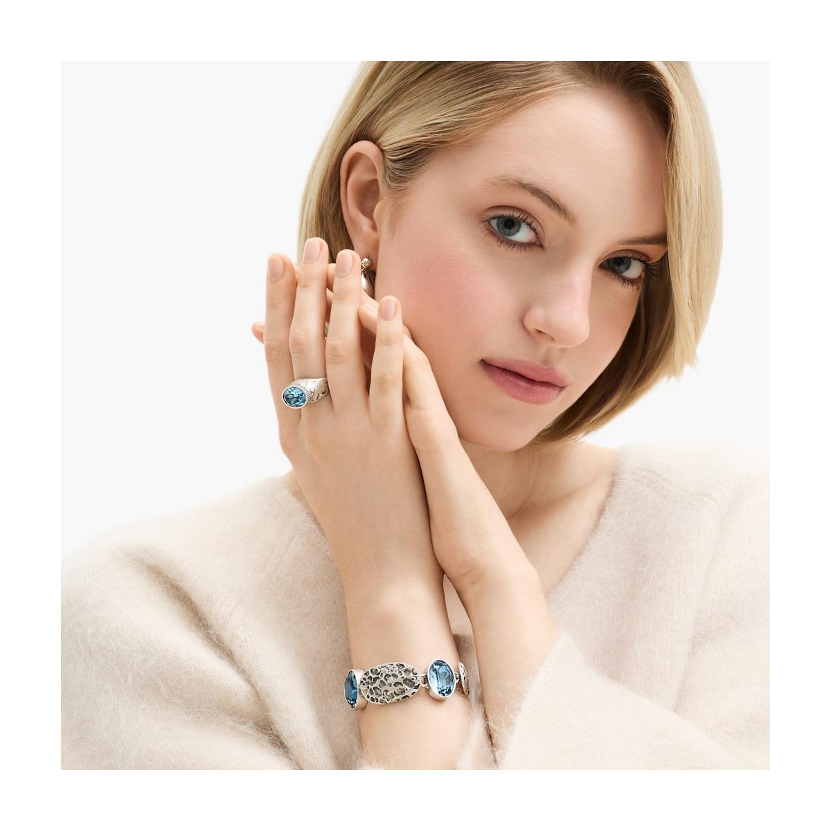 Bransoleta srebrna Motyle