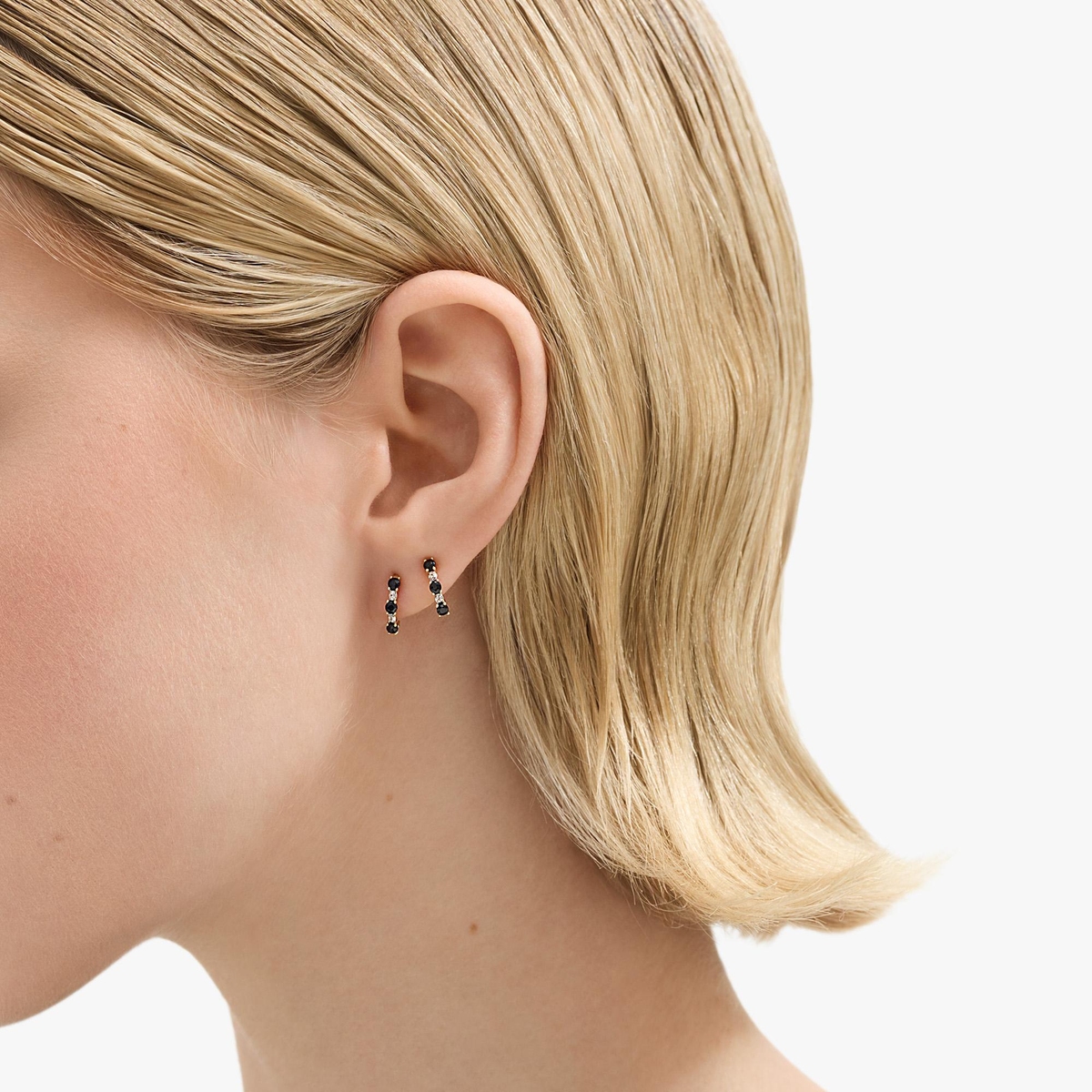 Kolczyki złote z czarnymi szafirami