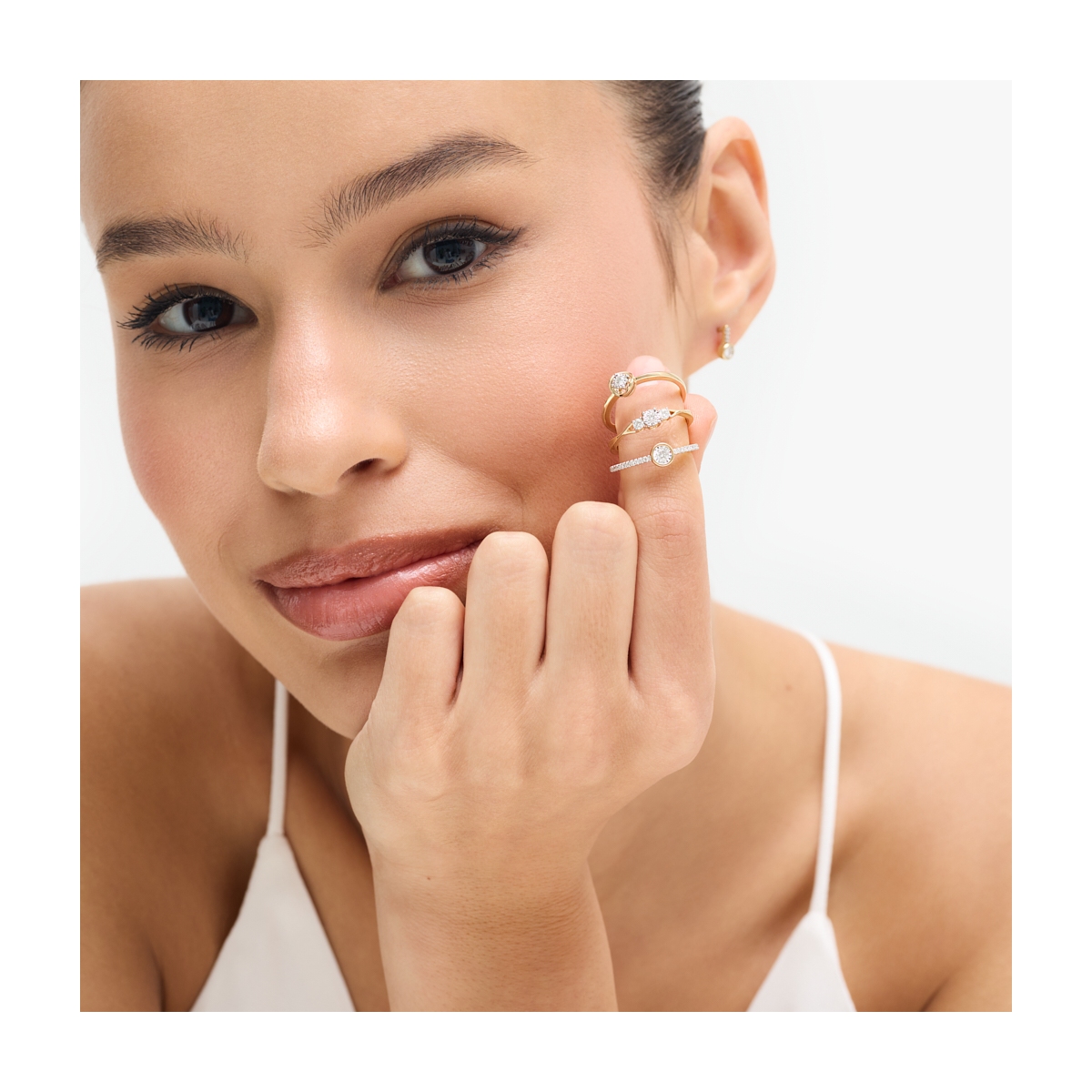 Pierścionek złoty z diamentem