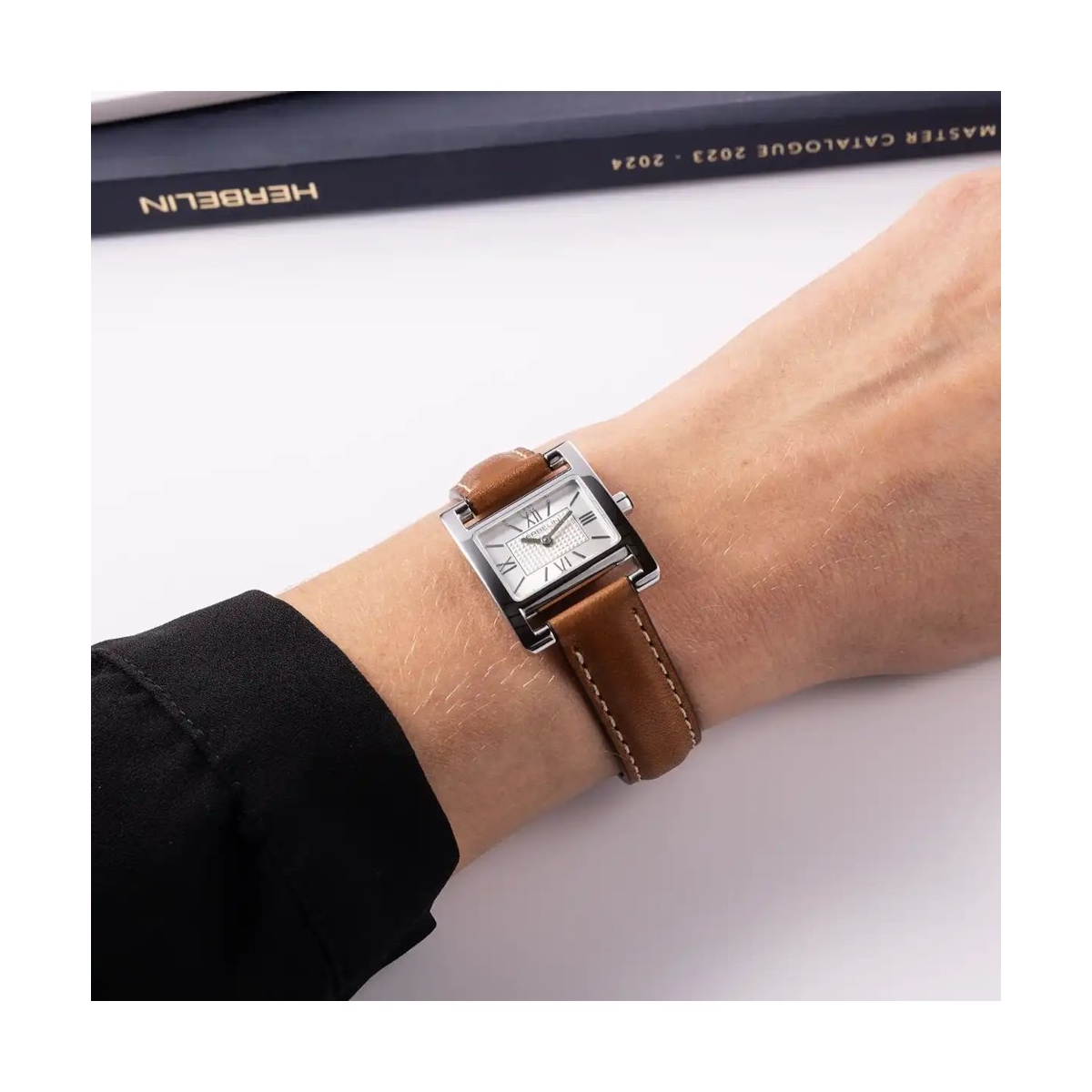 ZEGAREK HERBELIN VE AVENUE