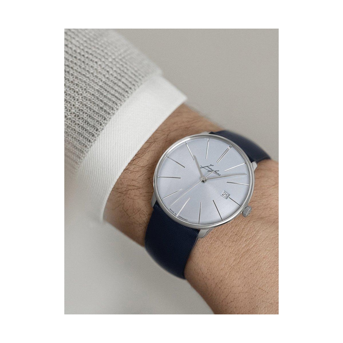 ZEGAREK JUNGHANS MEISTER FEIN AUTOMATIC SIGNATUR