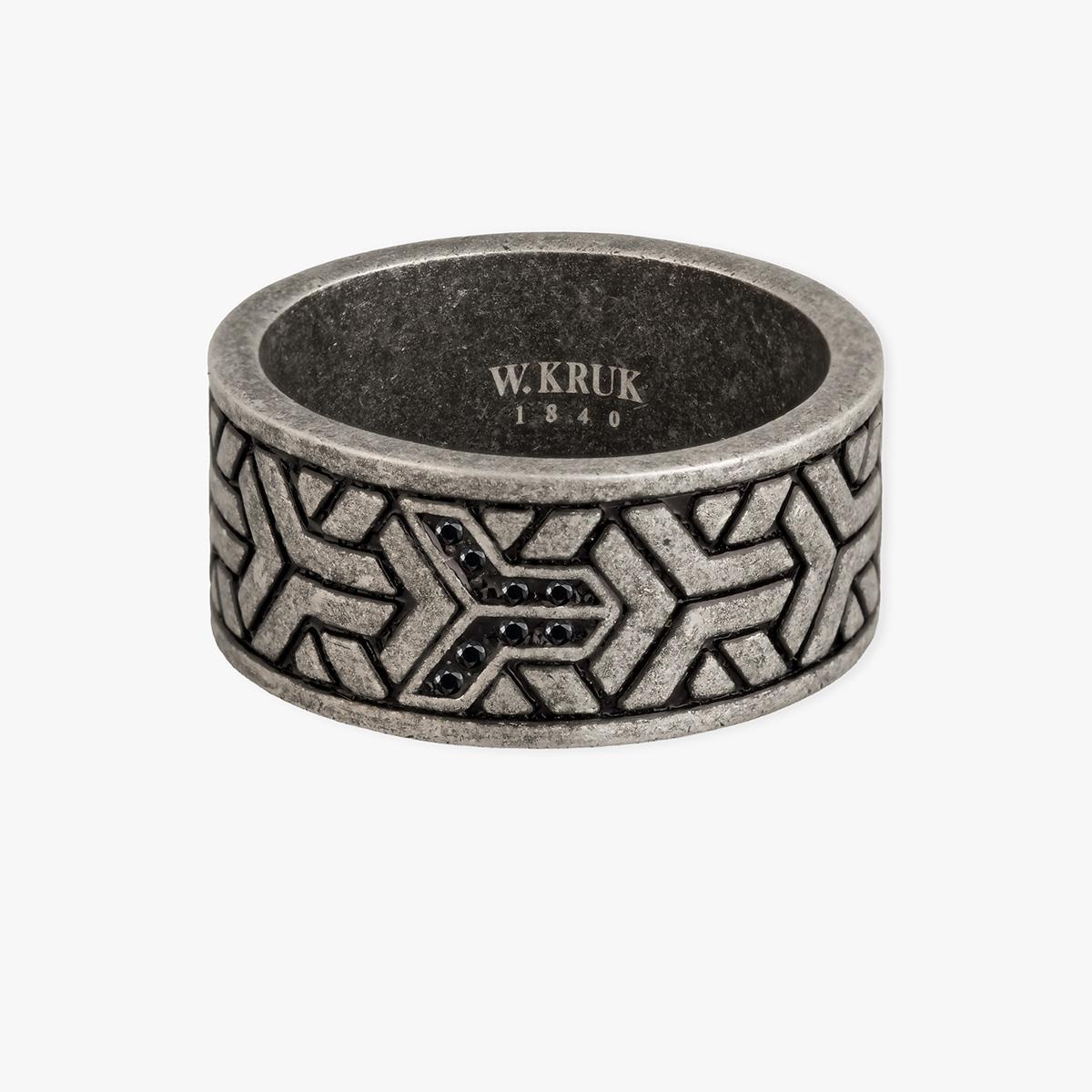 Pierścionek ze stali z czarnymi cyrkoniami