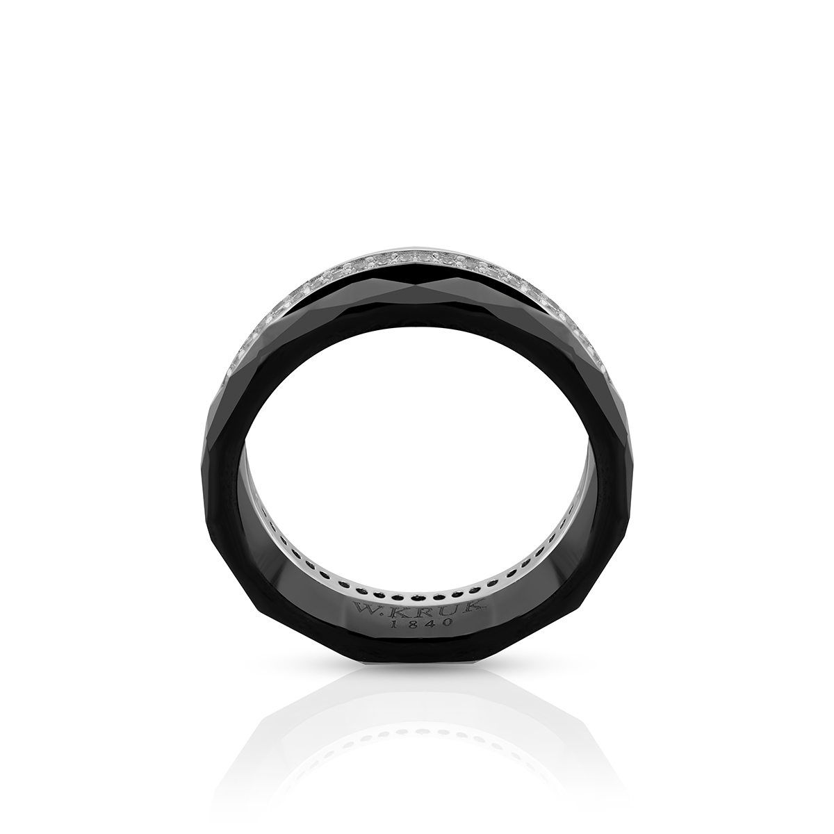 Pierścionek srebrny z czarną ceramiką