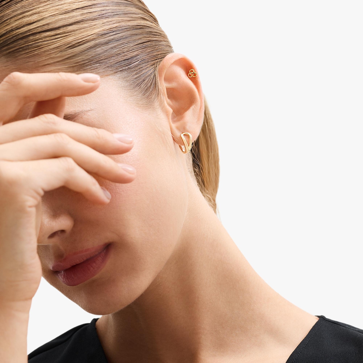 Kolczyk pozłacany supełek