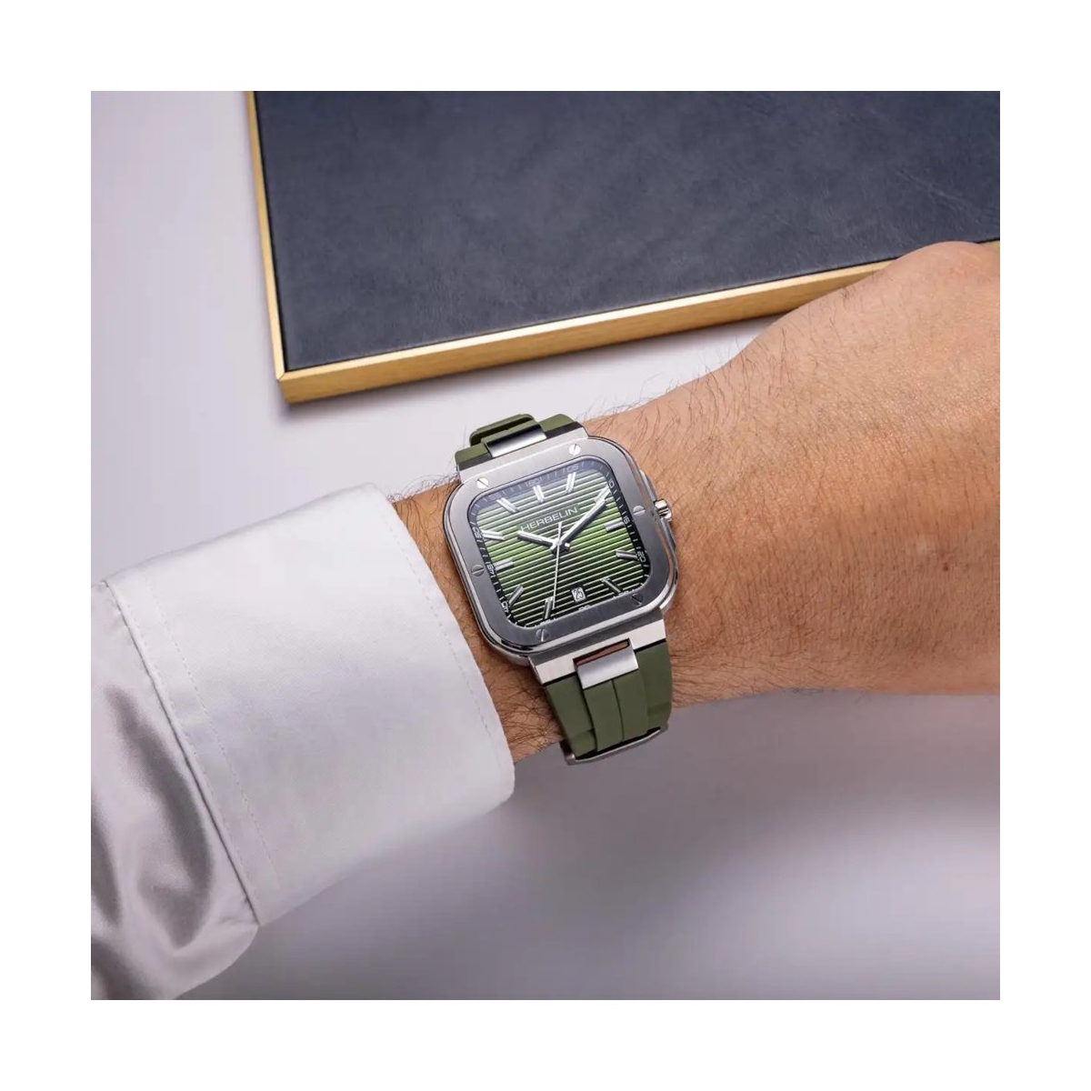 ZEGAREK HERBELIN CAP CAMARAT SQUARE