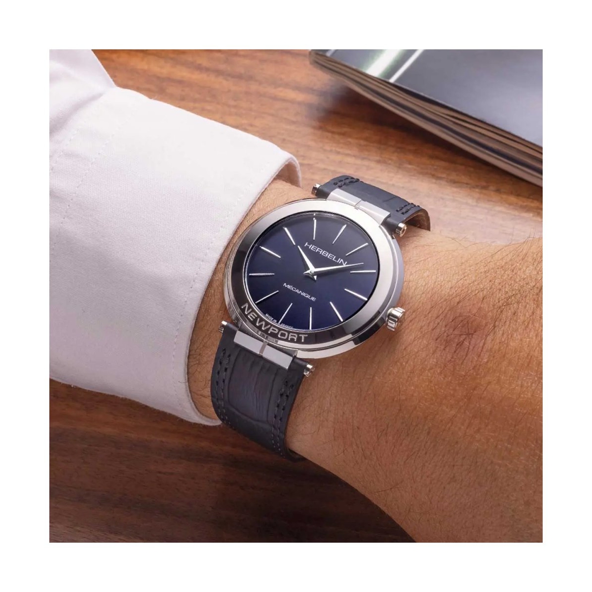 ZEGAREK HERBELIN NEWPORT SLIM MECHANICAL