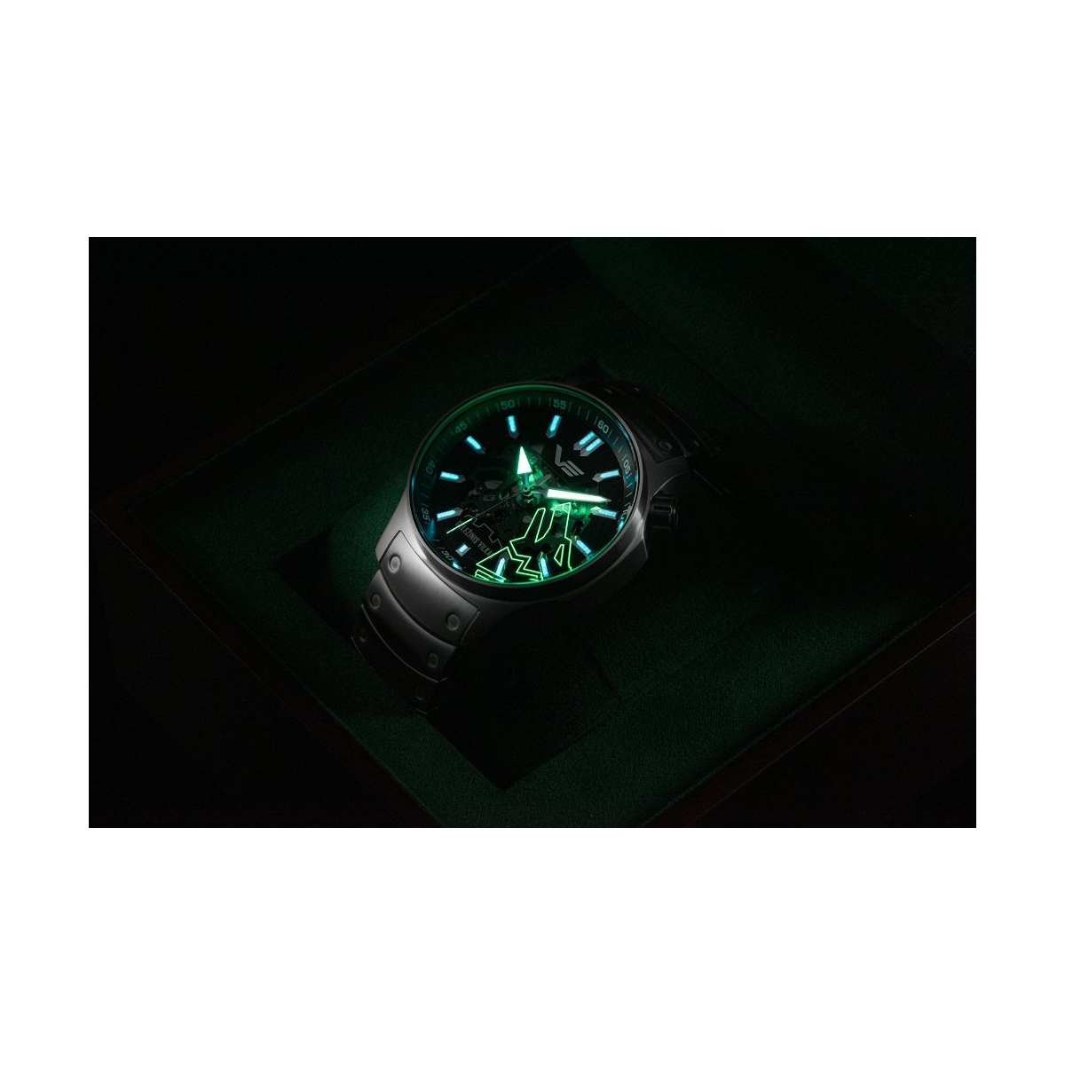 ZEGAREK VOSTOK EUROPE GELEŽINIS VILKAS "IRON WOLF" LIMITED EDITION